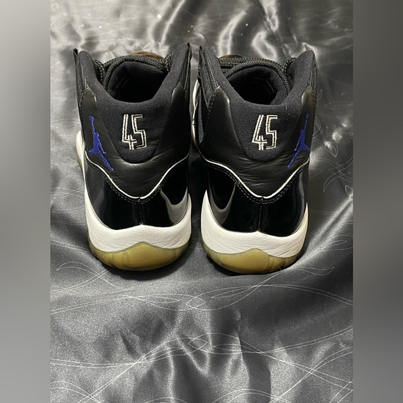 Air Jordan Retro 11 space jam (2016) - Picture 4 of 8